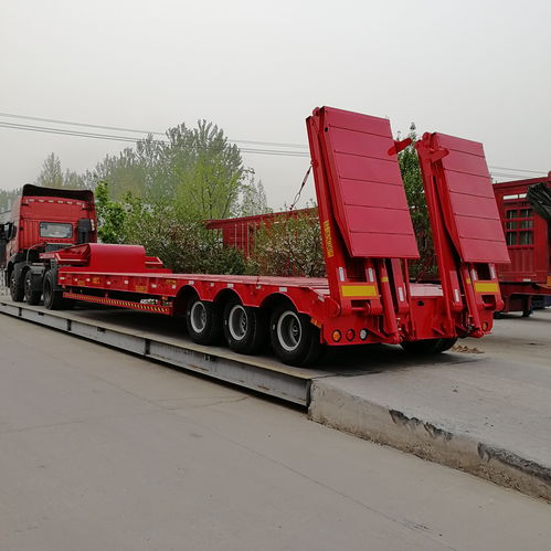 半掛拖板車(chē)報(bào)價(jià) 廠家